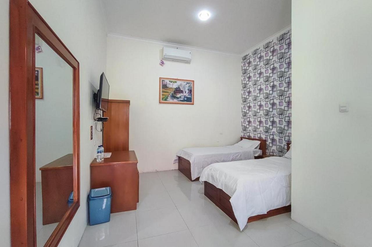 Reddoorz At Tanakatto Homestay Waikabubak Exterior foto